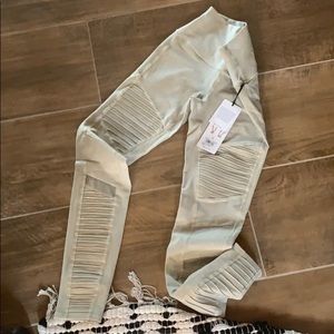 NWT Alo Yoga Moto Leggings